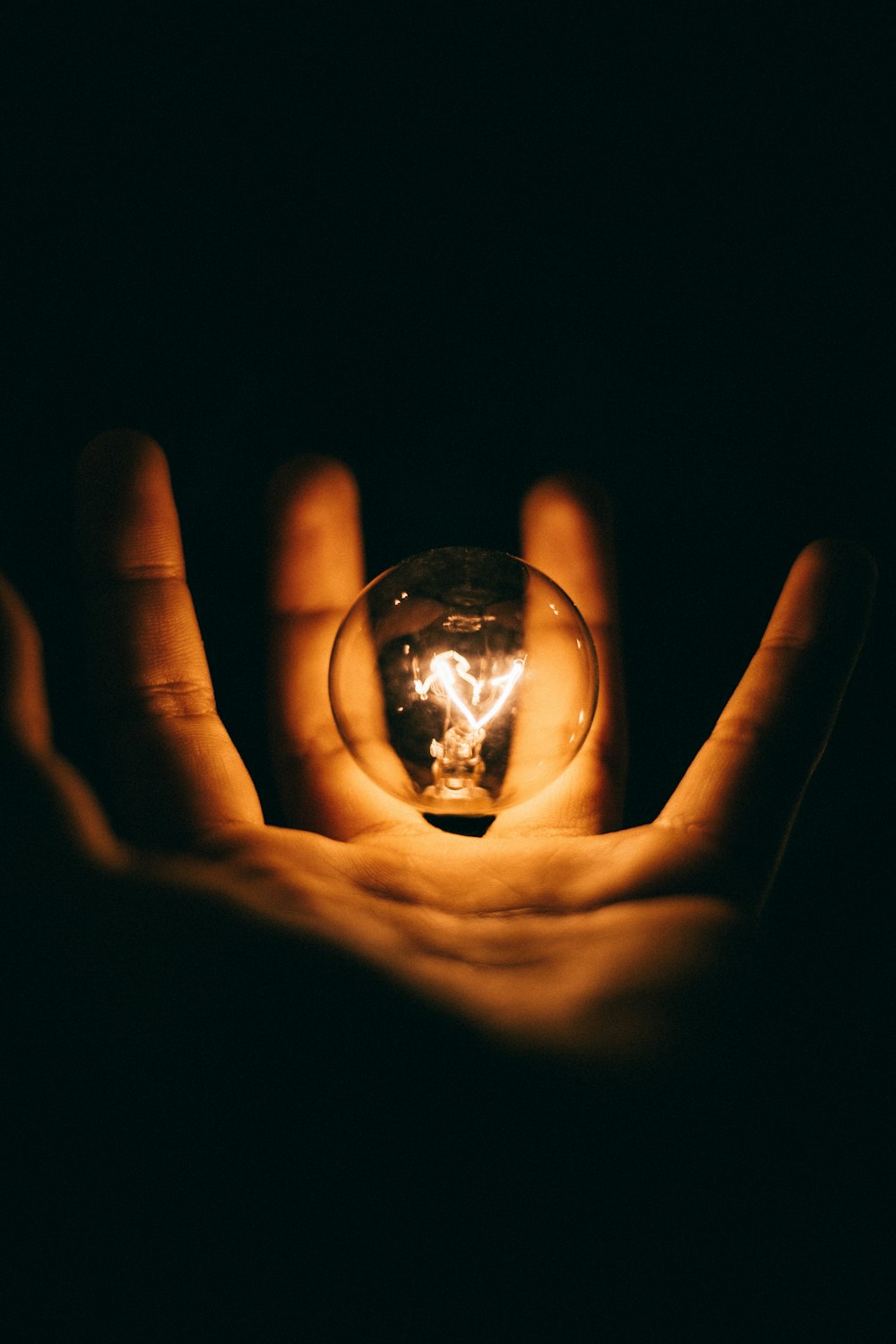 Inherent Faraday AI Agent Outperforms OpenAI and Anthropic in Replicating Scientific Research