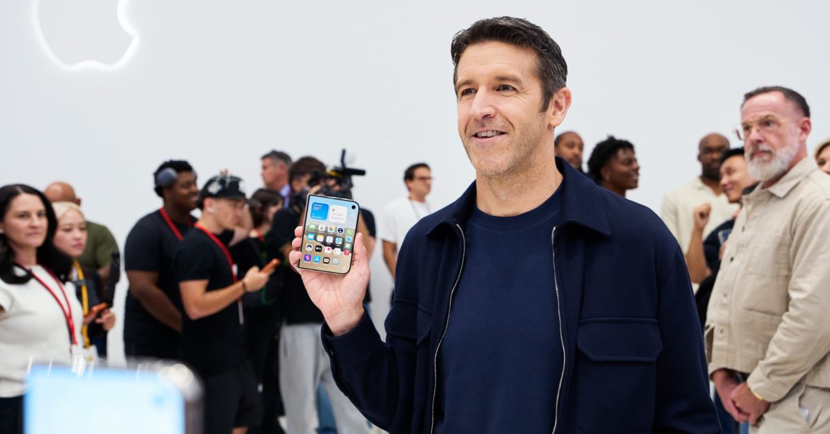 Apple calls iPhone Duo pre-order demand ‘extraordinary’ as shipping dates