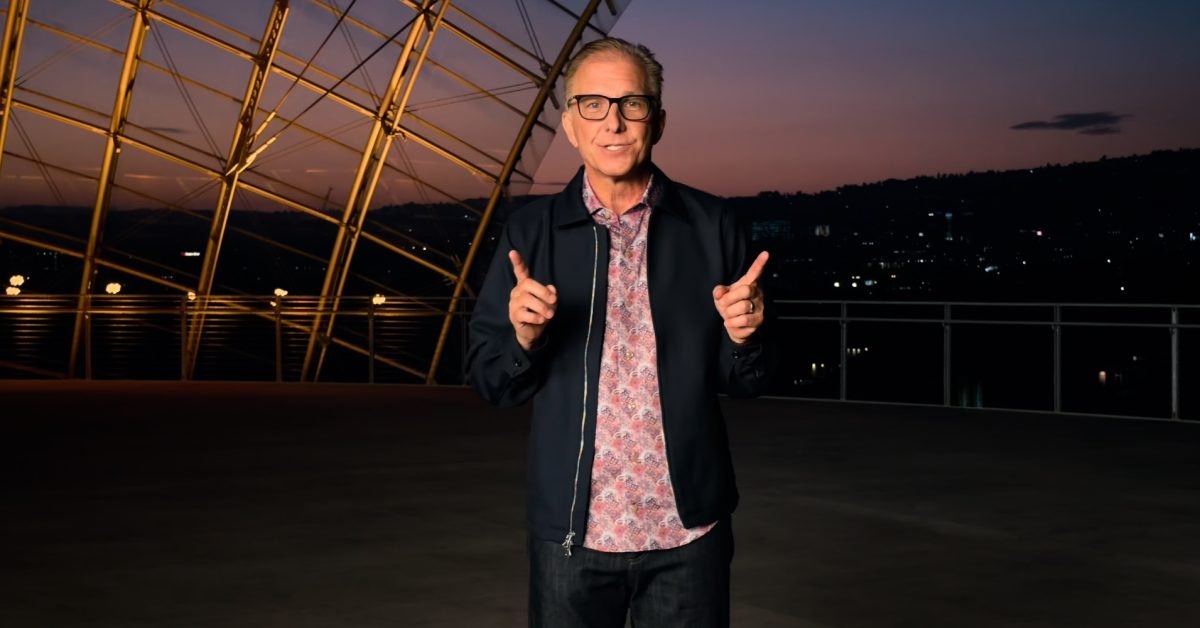 Greg Joswiak talks iPhone Duo in-store availability and demand ahead
